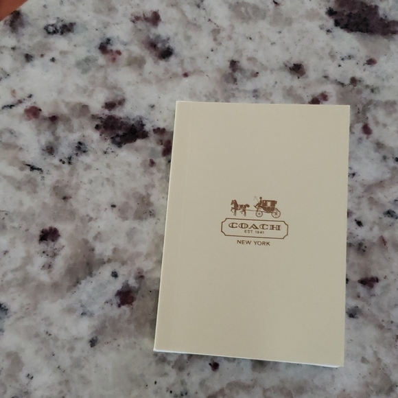 Coach C-watch battery needs to be replace - Picture 4 of 5